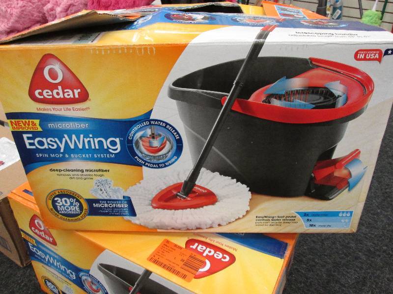 lot 70 image: O Cedar Easy Wring Spin Mop Retail ...