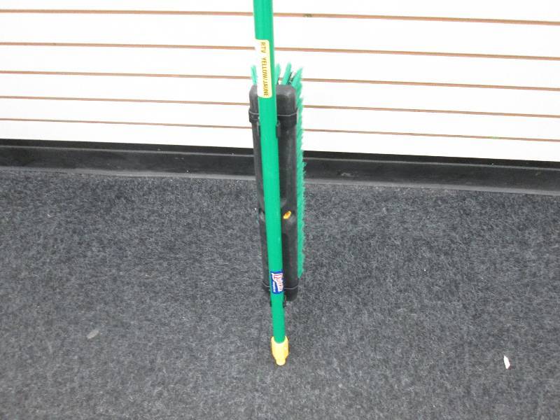 lot 101 image: Quickie push broom green...