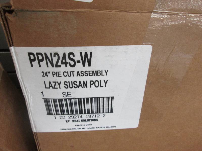 lot 139 image: Under counter 24  pie cut Lazy Sus...