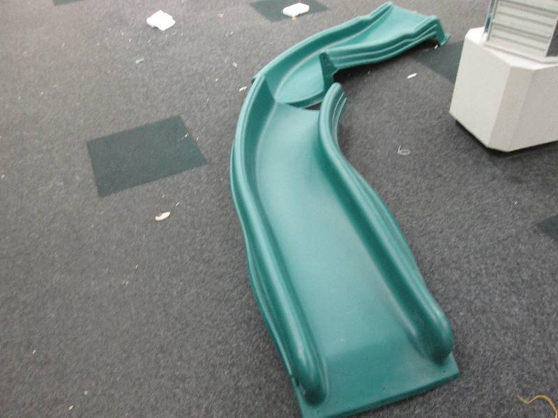 lot 164 image: Green 2 section plastic slide 9.5 f...
