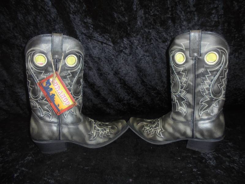 lot 9 image: Cowboy Boots - Durango Mens Size 9D,New