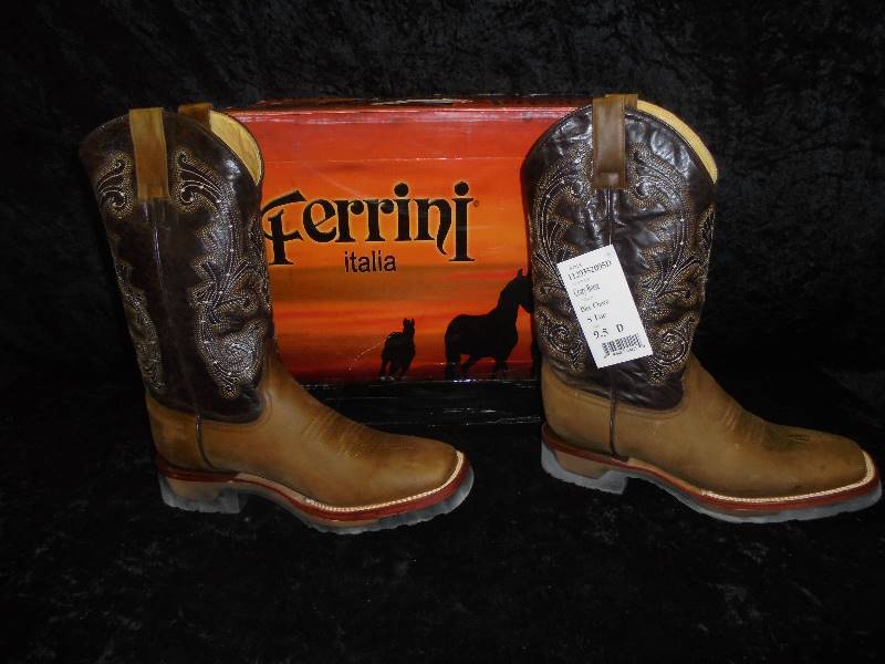 lot 10 image: Cowboy Boots - Ferrini Mens Size 9.5D ,New