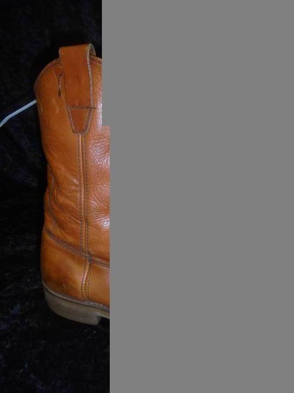 lot 26 image: Cowboy Boots - Lake of Woods, Mens Size 1112