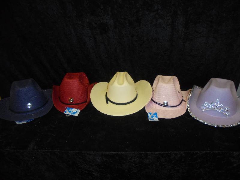lot 32 image: Lot - Cowboy Hats - Double S, Y & L, Size L