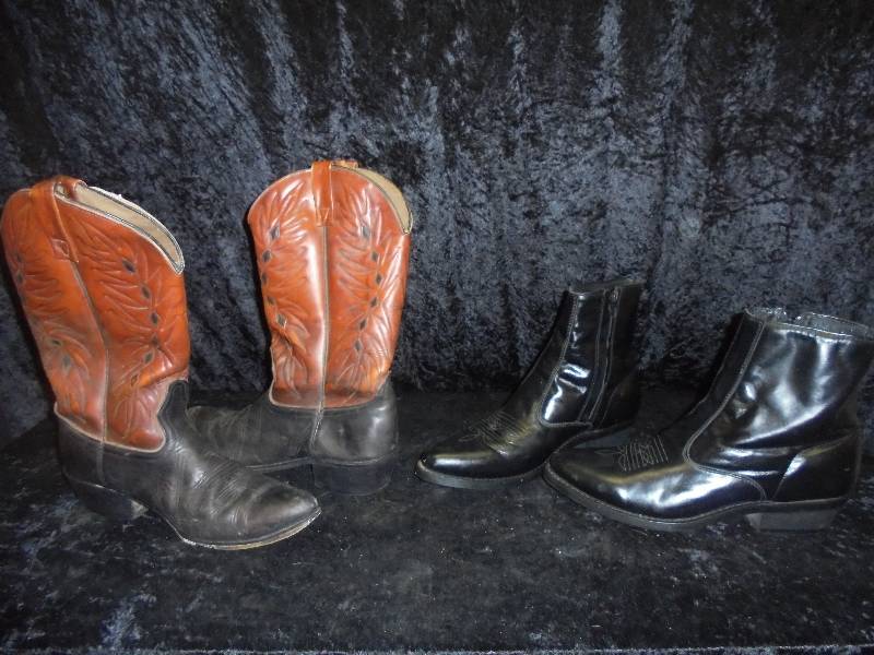 lot 33 image: Cowboy Boots - Pair -  Mens Size 11