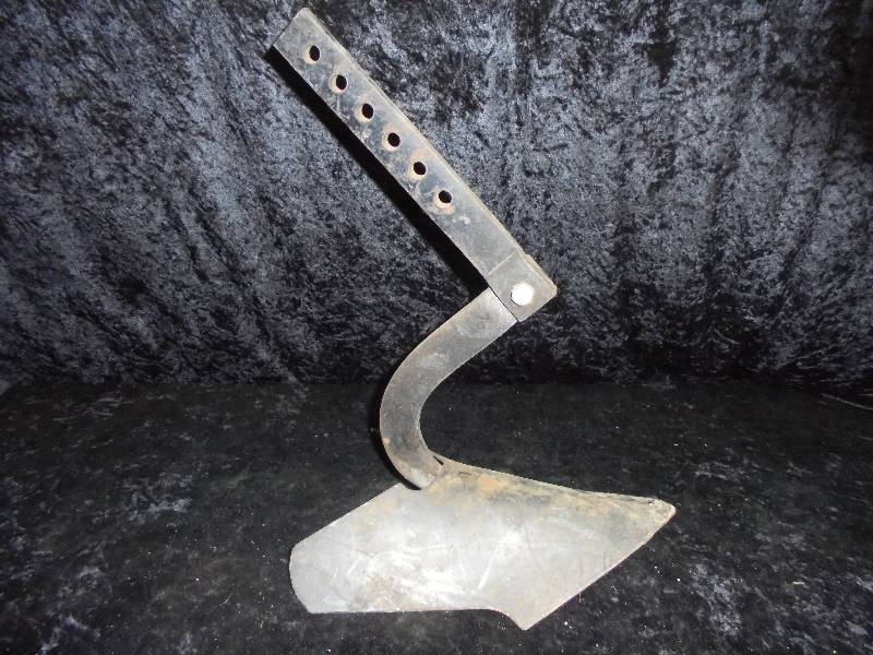 lot 53 image: Furrowing ToolSpade