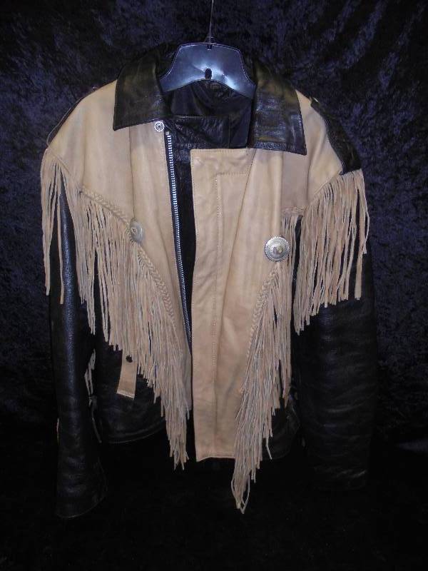 lot 61 image: Womens Leather Jacket, Size XL