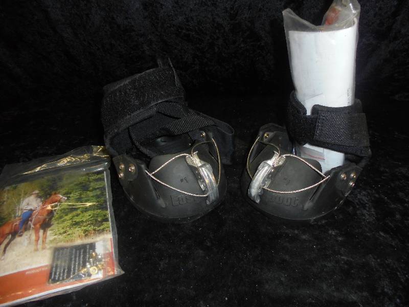 lot 62 image: Pair - EasyBoots, 1