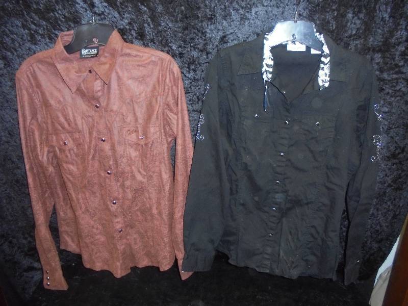 lot 67 image: Pair - Western Shirts, Wrangle & Outback, Size M