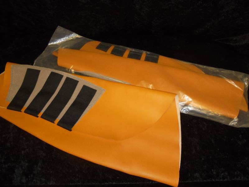 lot 91 image: New Full Size Horse Neck Sweats
