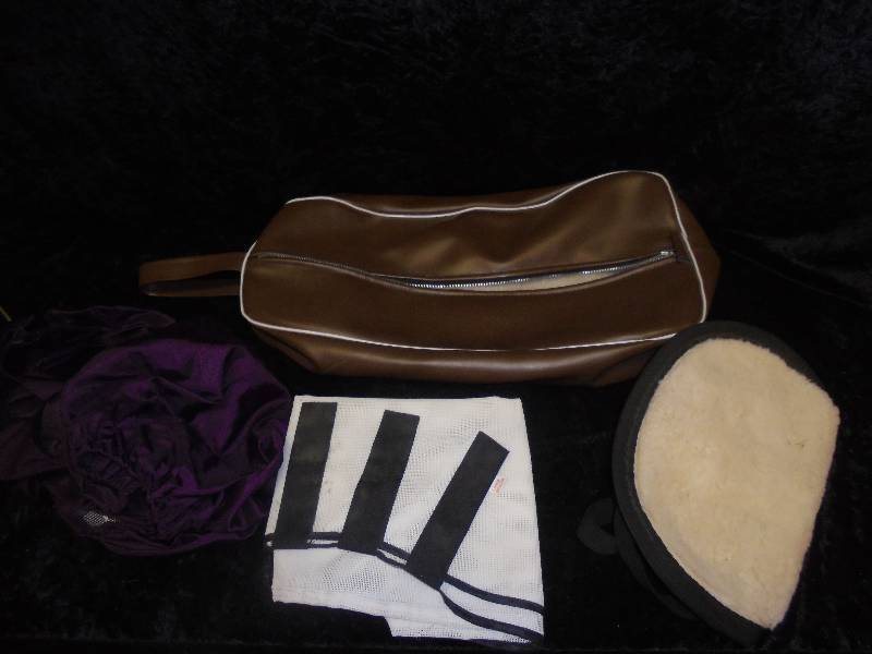 lot 92 image: Lot - Bridle Bag, English Saddle Cover, Seat Saver, Mane Tamer