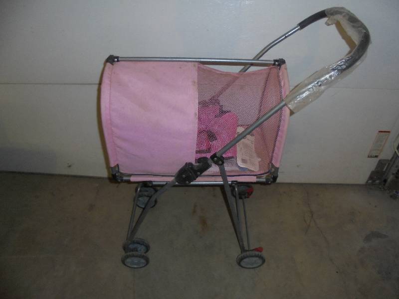 lot 141 image: Pet Stroller