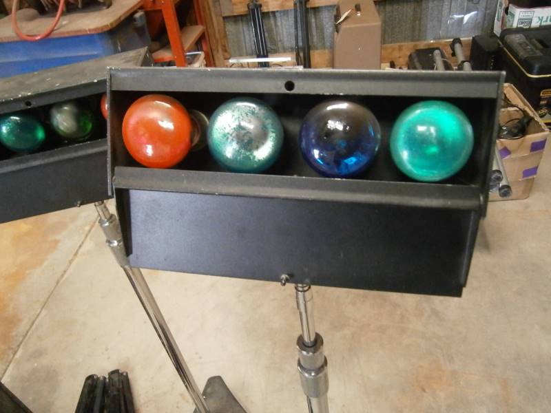 lot 11 image: 4 Stagecraft SL-100 Lights