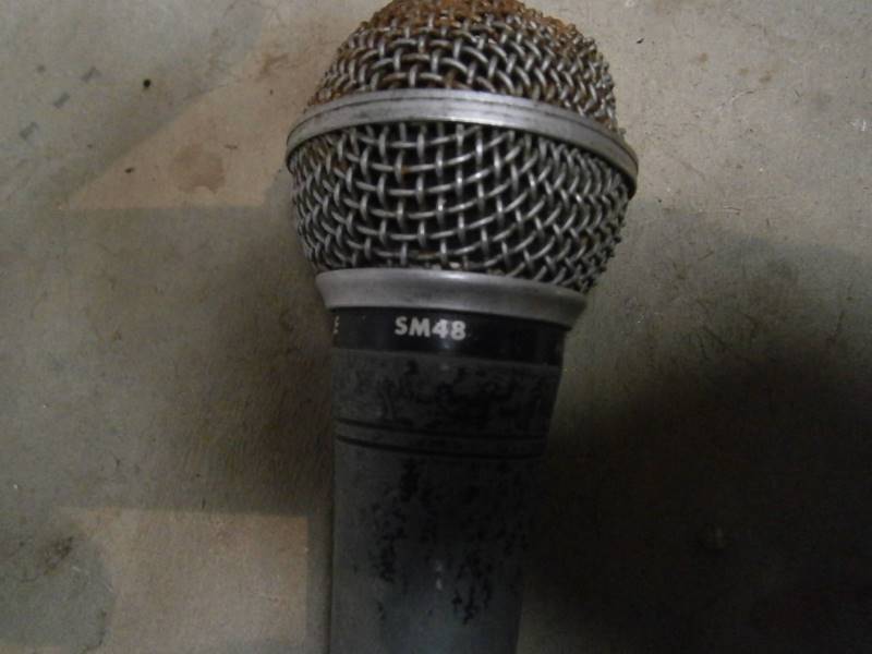 lot 13 image: 5 Microphones