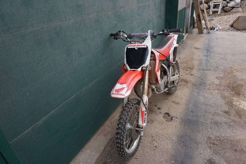 lot 3 image: 2005 Honda CR85 Off Road Moto Cross Dirt Bike Motor Cycle