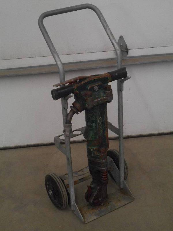 lot 15 image: Commercial 90# Pneumatic Jackhammer...