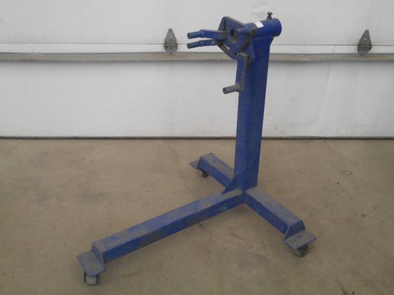 lot 16 image: Heavy Duty Adjustable Steel Engine ...