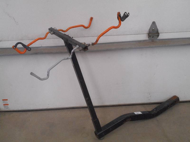 lot 20 image: 2-Place Reciever-Mount Bike Rack ...