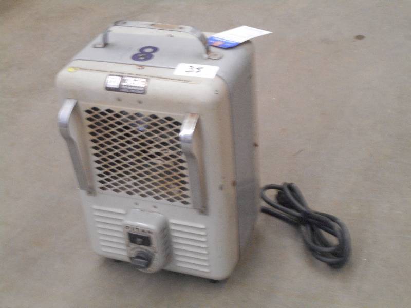 lot 35 image: 1500Watt 4-Setting Electric Space H...