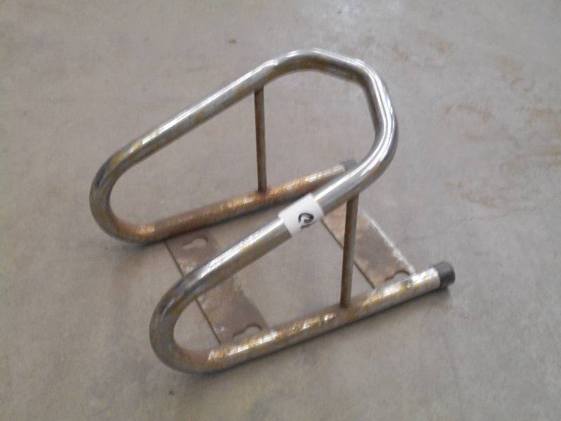 lot 40 image: Bolt-Down Motorcycle Wheel Chuck ...