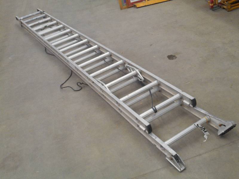 lot 38 image: Werner 32ft Aluminum Extension Ladd...
