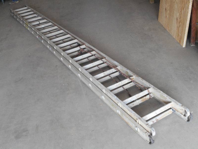 lot 56 image: Werner D356-2 36ft Aluminum Extensi...