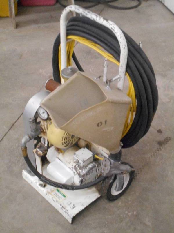 lot 58 image: Goldsplatt Commercial Airless TexturePaint Sprayer