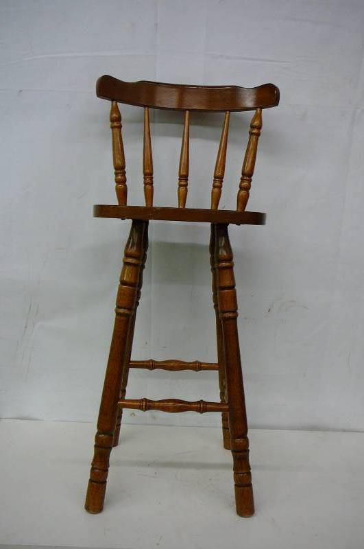 lot 1 image: Bar Stool Wooden