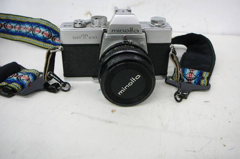 lot 21 image: Minolta SR-T100 Camera 35mm