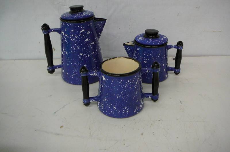 lot 62 image: Tea Set 3 Pieces