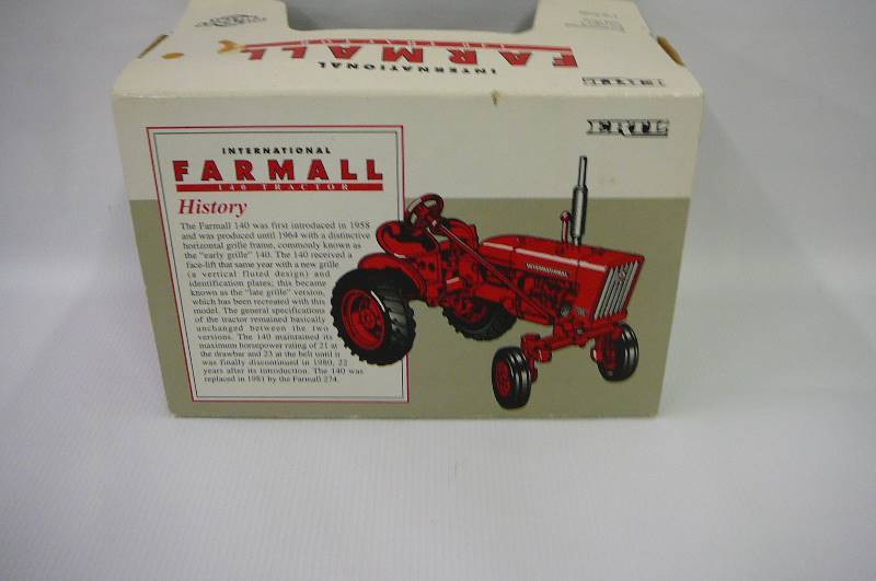 lot 1 image: Farmall 140 Tractor 116 Scale