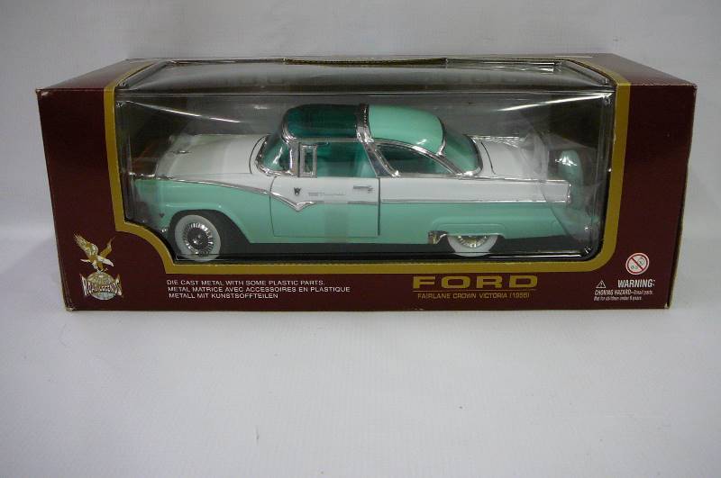 lot 15 image: Ford Fairland Crown Victoria 1955 Die cast 118