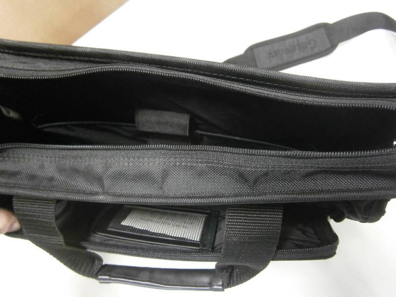 lot 5 image: Laptop Bag