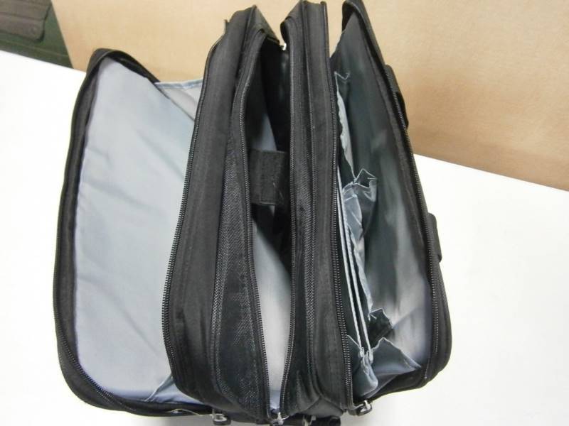 lot 6 image: Laptop Bag