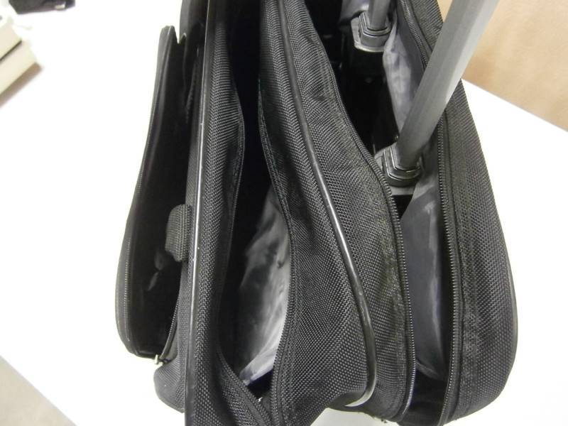 lot 27 image: Laptop Roller Bag