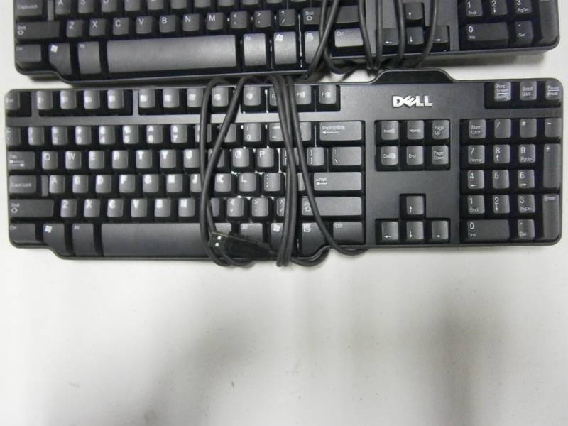 lot 39 image: Keyboards