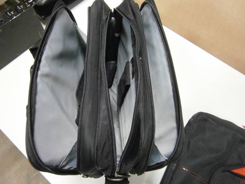 lot 54 image: (2) Laptop Bags
