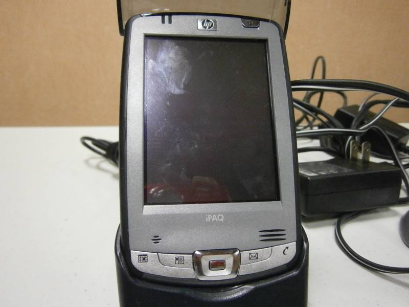 lot 68 image: (1) HP & (1) Compaq Pocket PCs