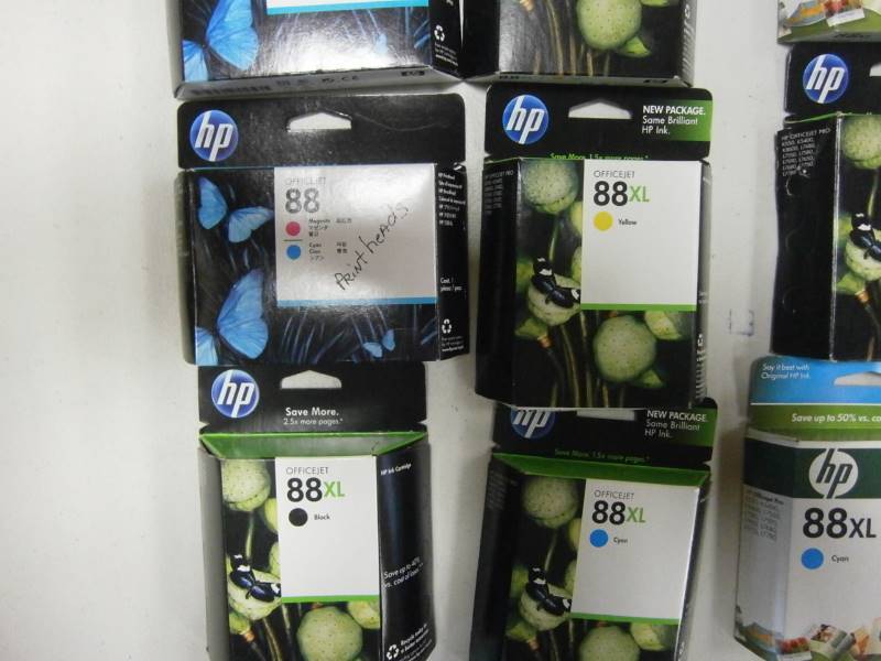 lot 110 image: HP Officejet 88 Inks
