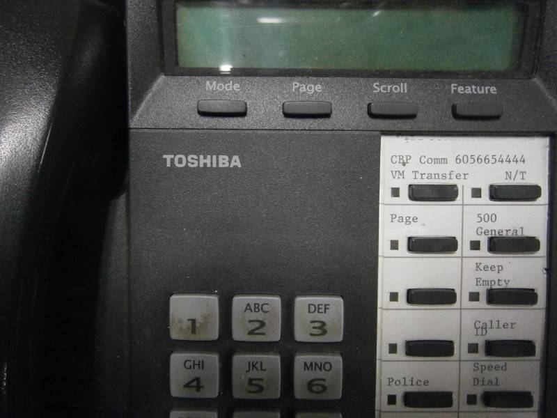 lot 163 image: Toshiba Full Feature Phones