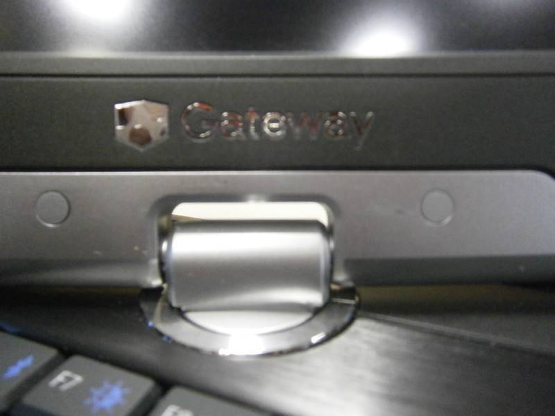 lot 176 image: Gateway E-155 NotebookLaptop