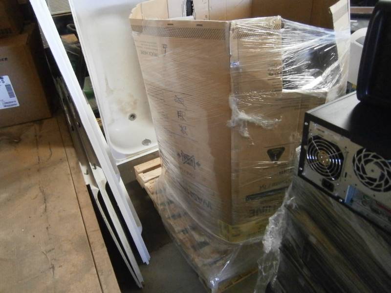 lot 215 image: Large Box of Monitor Stands