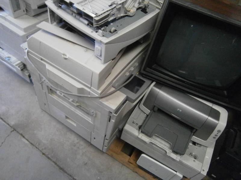 lot 216 image: (3) Pallets of CopiersPrinters (not working)