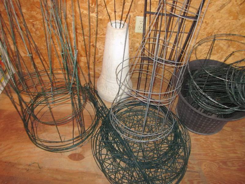 Plant Stakes, Holder, Cages, Trellises
