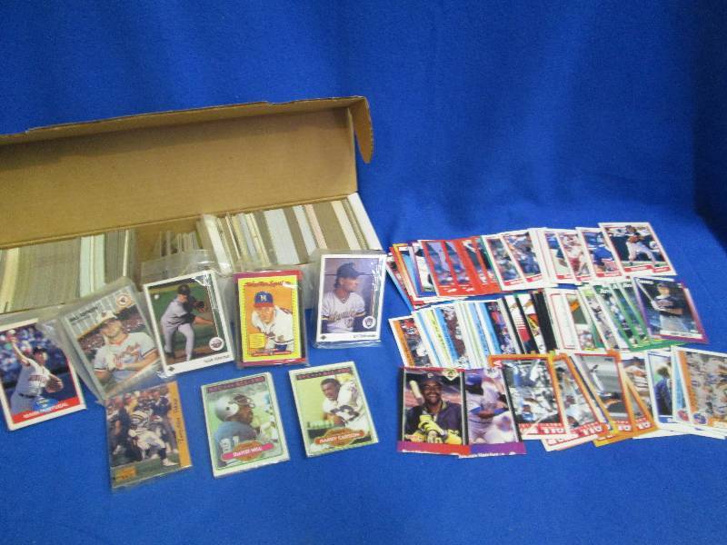 lot of assorted Topps and Fleer bas...