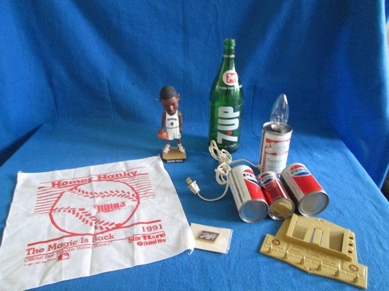 mixed lot of vintage pop cans, 7 up...