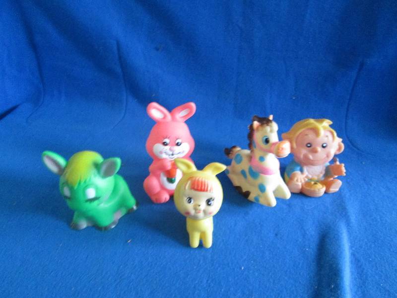 lot of 5 vintage toys ...