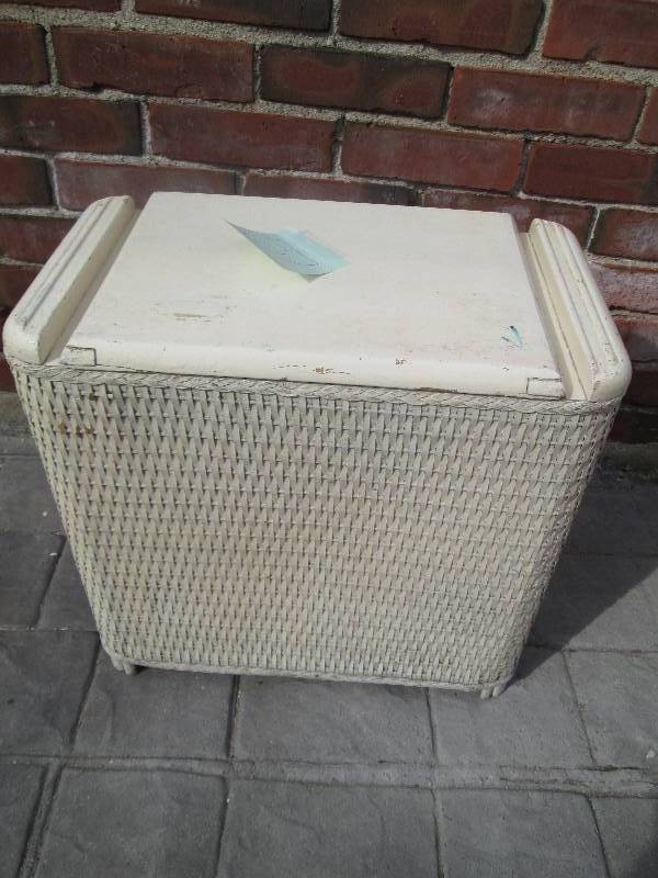 vintage white basket 18 x 10 x 16...