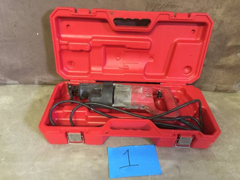 lot 1 image: Milwaukee 12 Amp 34 in. Stroke Sawzall Reciprocating Saw with Case used tested works