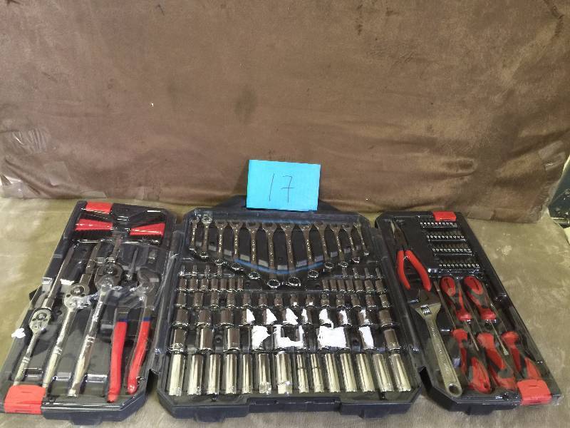 lot 17 image: Crescent 14 in., 38 in. and 12 in. Drive 6 and 12 Point SAEMetric Mechanics Tool Set (170-Piece) new